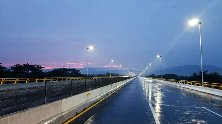 Abre puente Amado Nervo